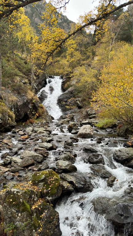 Excursión con guía en Camí de les Carboneres en Arinsal, Andorra